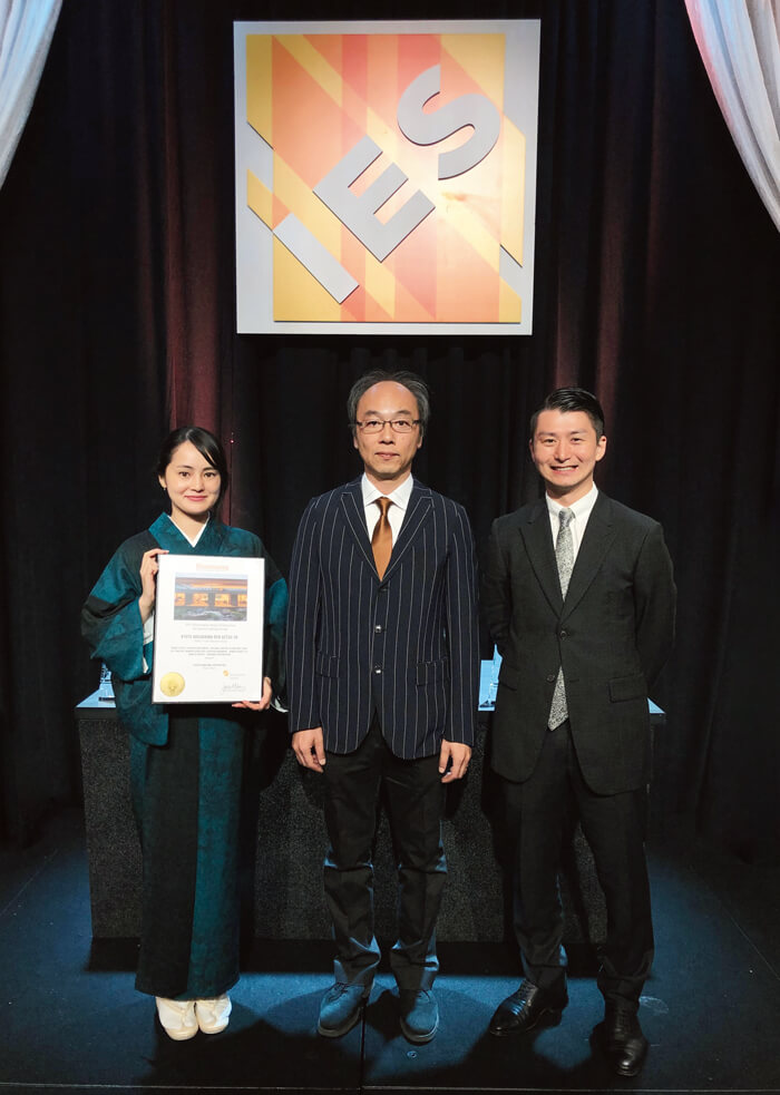 北米照明学会主催「2019 IES Illumination Awards」の授賞式。左から熱田、日建設計 竹内様、中村様